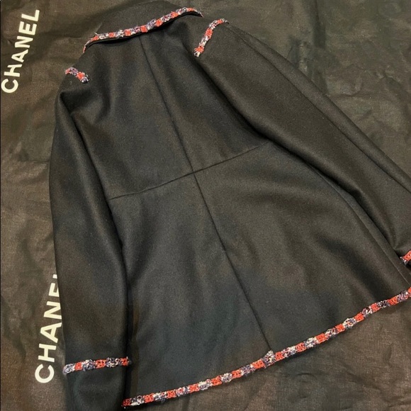 Chanel jacket - Picture 3 of 7